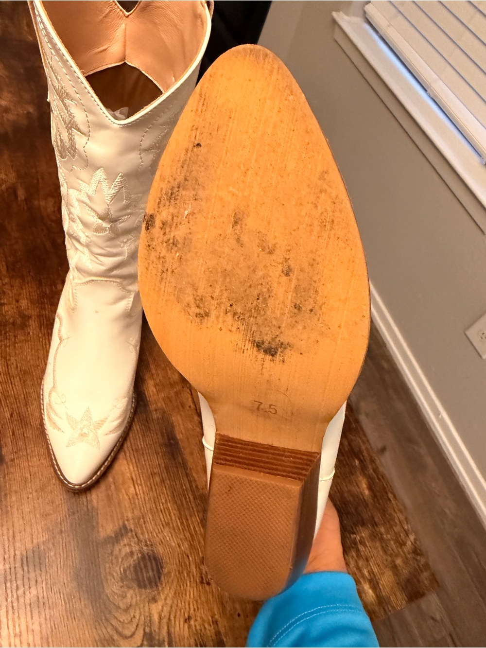 White Western Star Embellished Cowgirl Boots - Picture 7 of 7